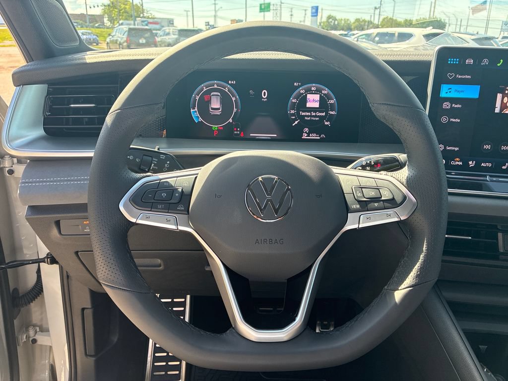 New 2026 Volkswagen Tiguan SE R-Line AWD/4WD image 12