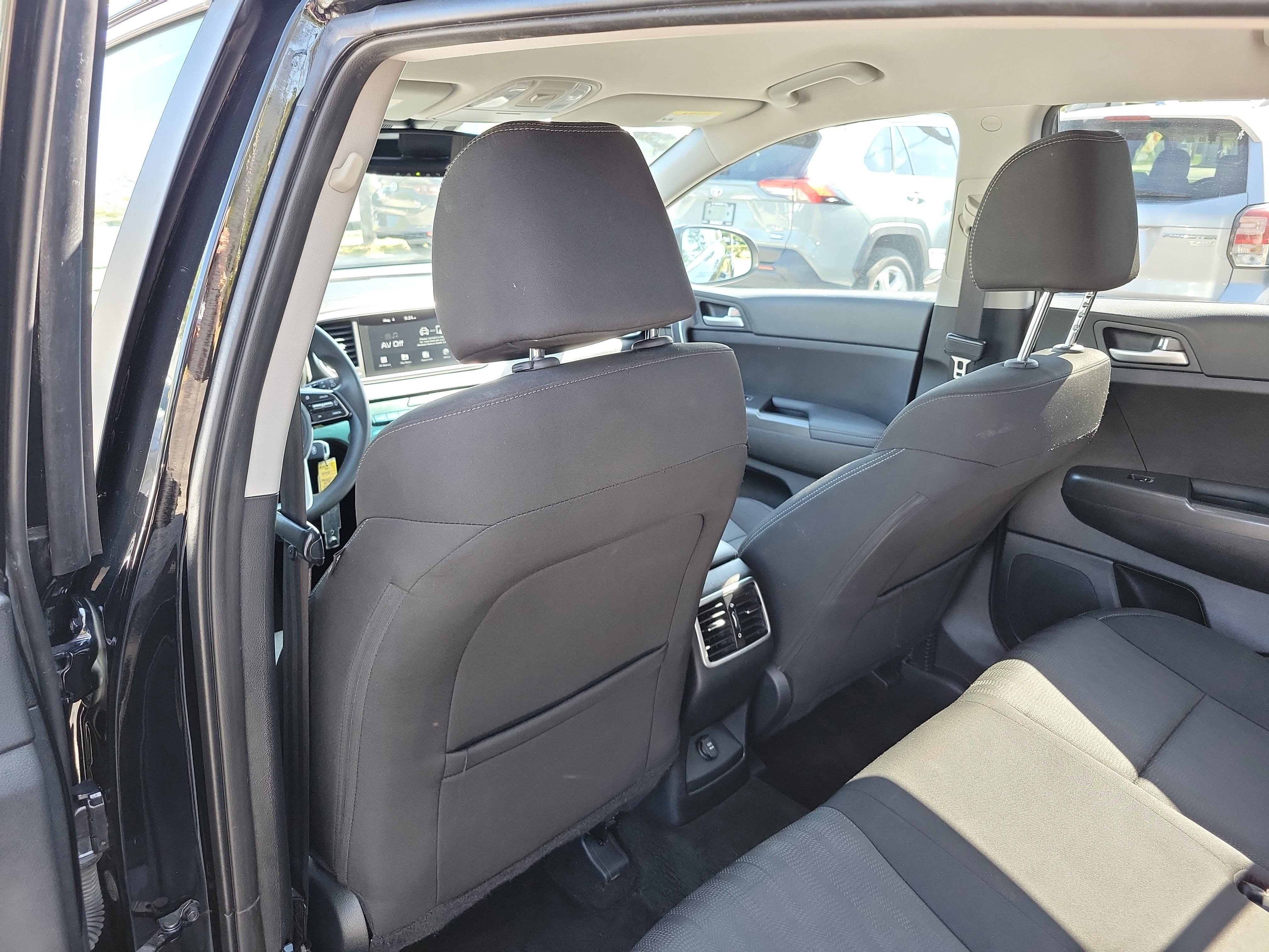 Used 2022 Kia Sportage LX AWD/4WD image 16
