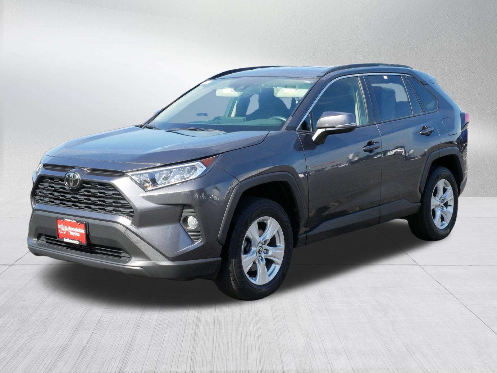 Certified 2020 Toyota RAV4 XLE w/ XLE Grade Weather Package AWD/4WD image 3