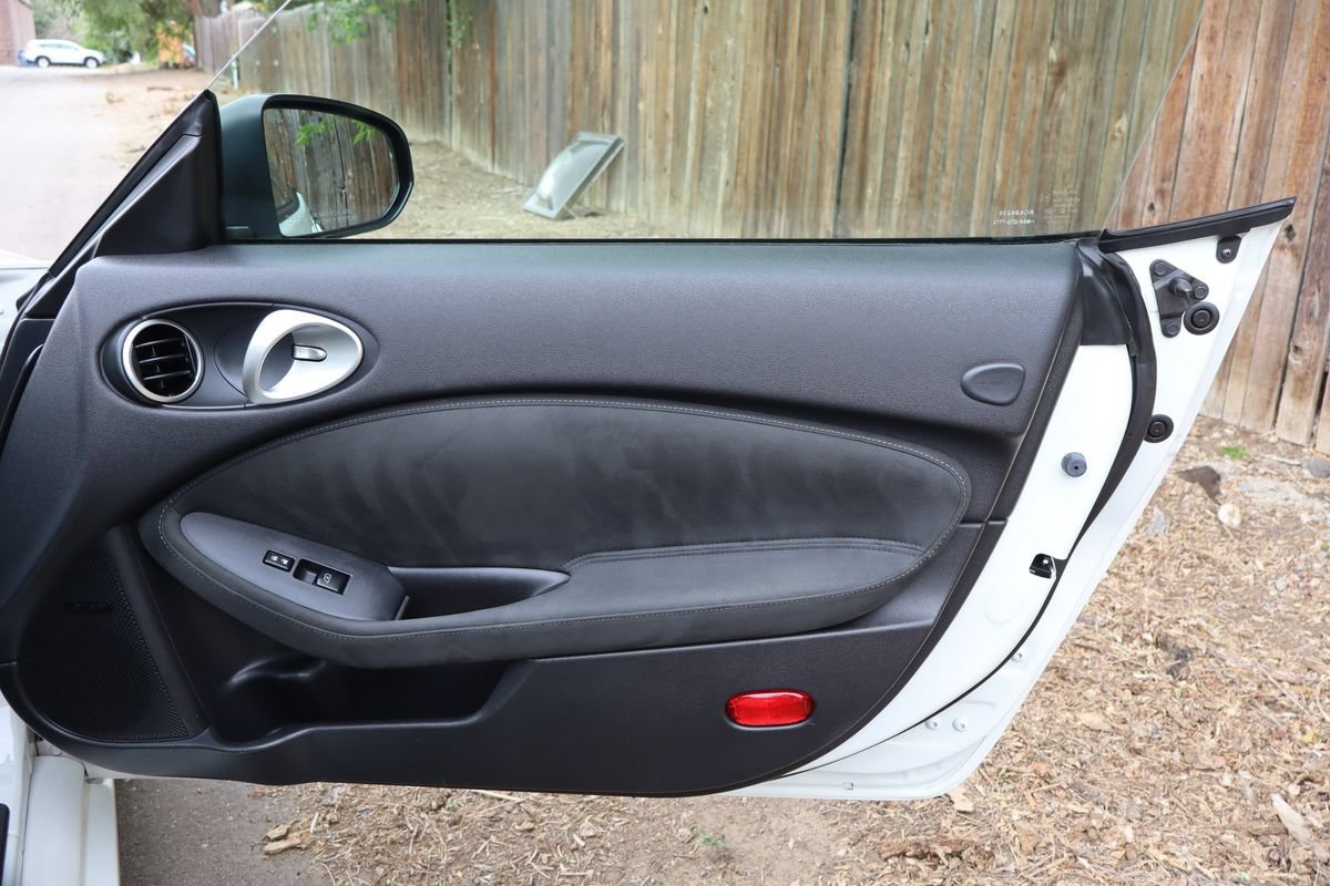 Used 2019 Nissan 370Z Touring RWD image 20
