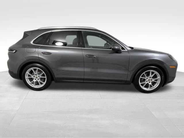Used 2025 Porsche Cayenne image 10