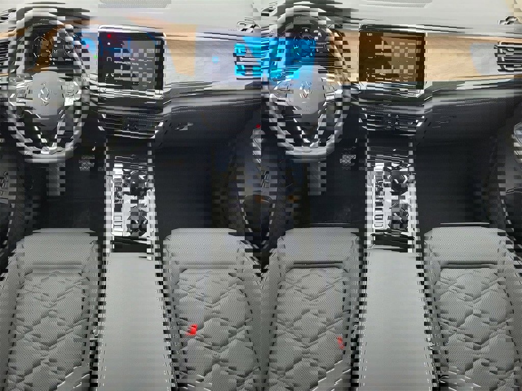 Used 2025 Volkswagen Atlas SE image 14