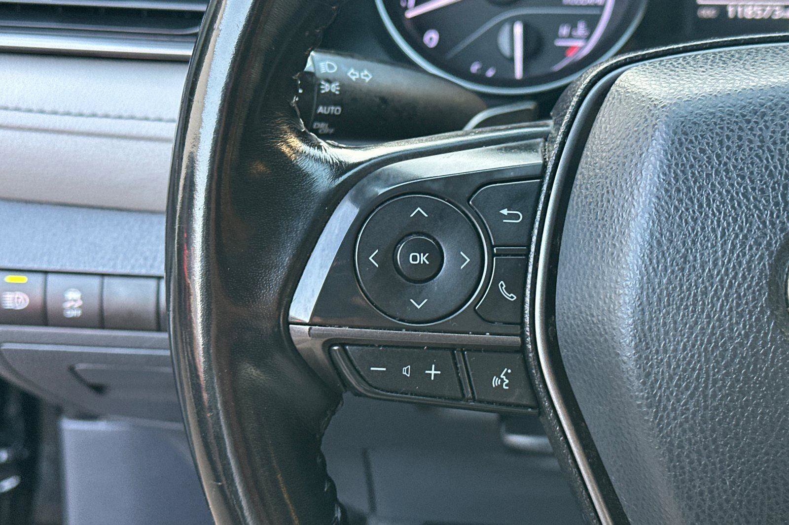 Used 2022 Toyota Camry SE image 23