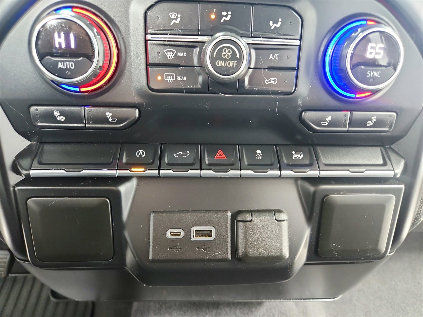 Used 2021 Chevrolet Silverado 1500 LT image 30