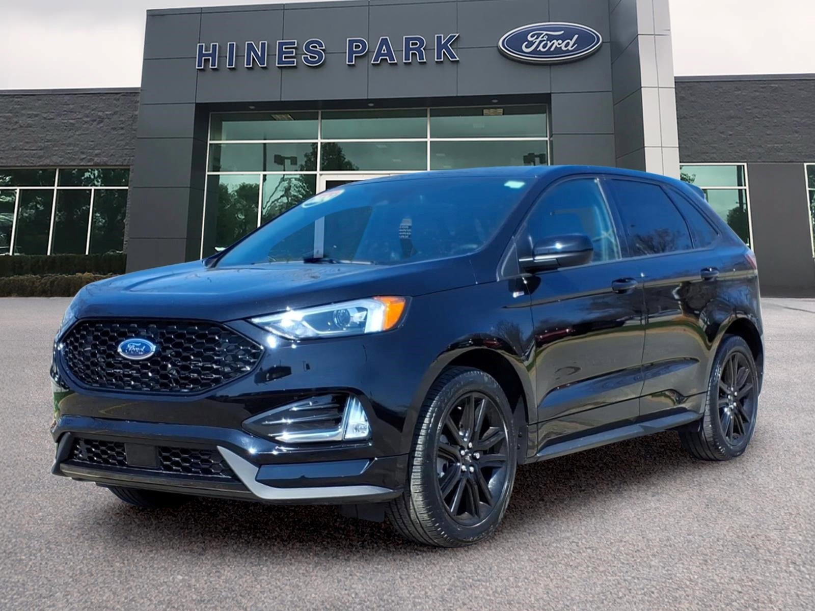 Used 2024 Ford Edge ST-Line image 3