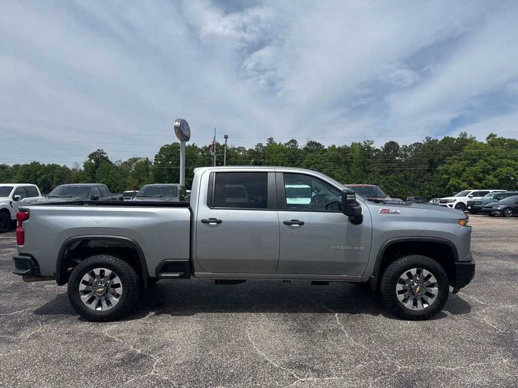 Used 2024 Chevrolet Silverado 2500 Custom w/ Custom Value Package AWD/4WD image 9