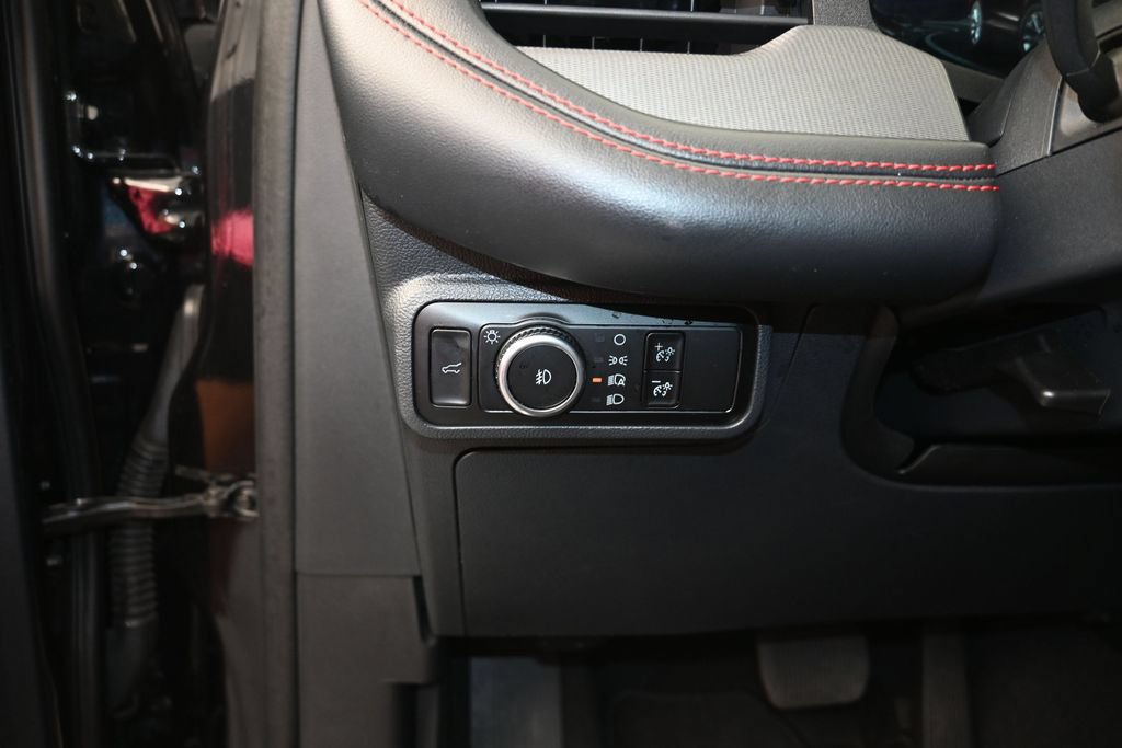 Used 2025 Ford Explorer ST-Line AWD/4WD image 12