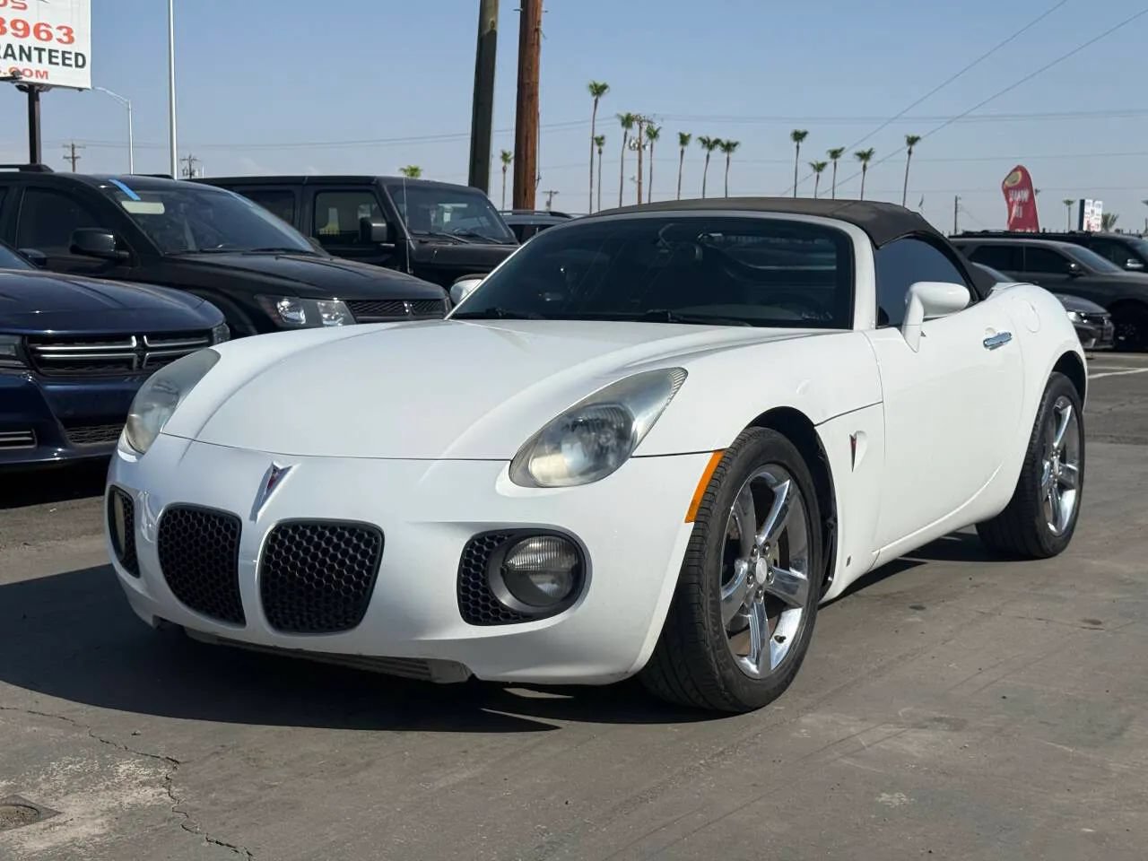 Used 2008 Pontiac Solstice GXP RWD image 2