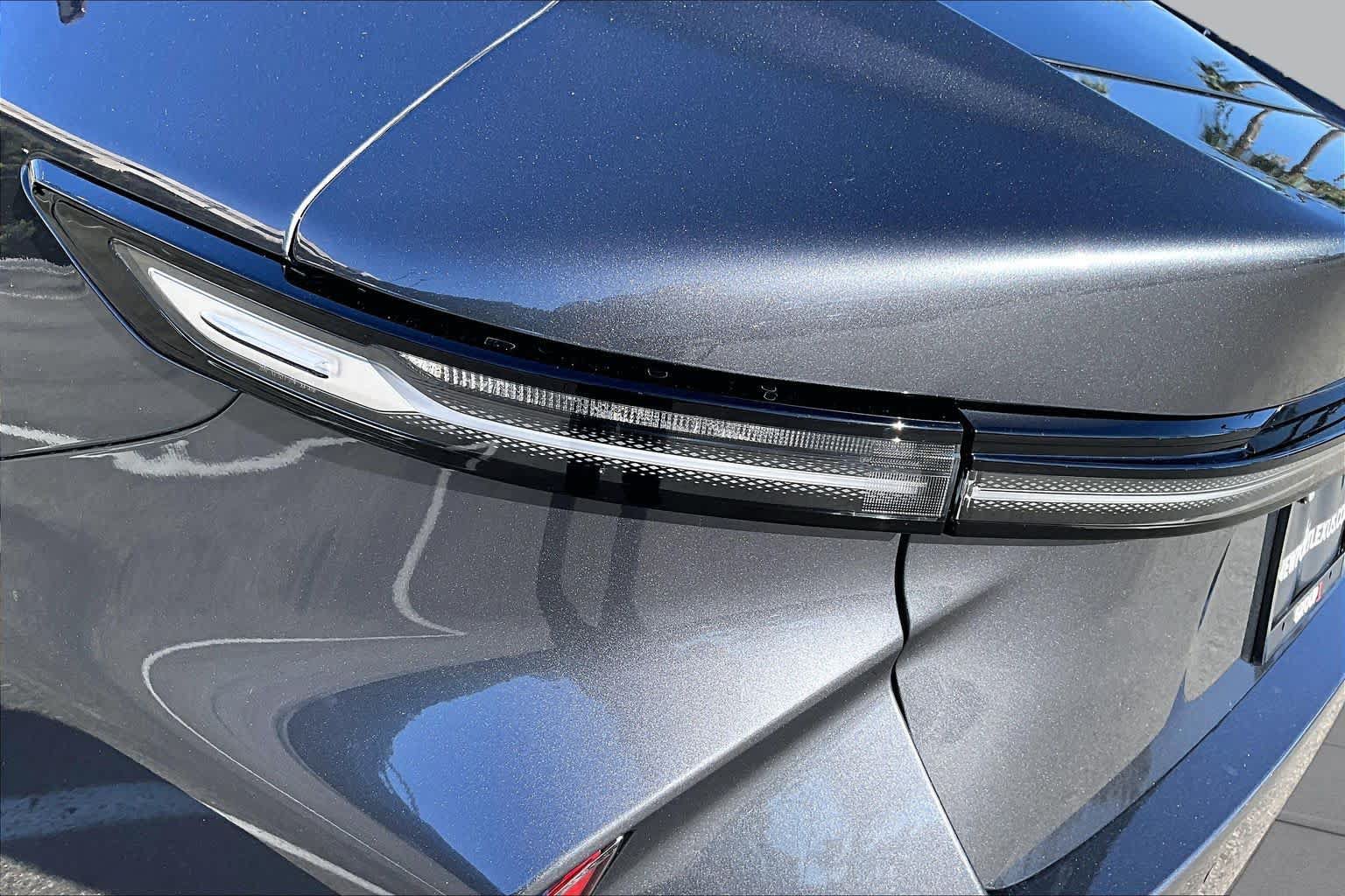 New 2026 Lexus ES 350e w/ Convenience Package FWD image 12