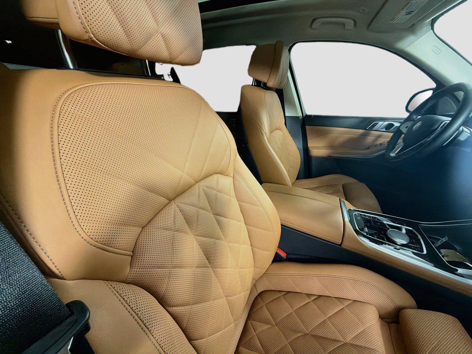 Used 2024 BMW X7 xDrive40i AWD/4WD image 29