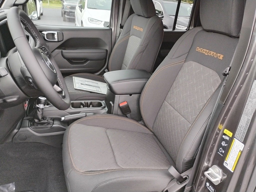 New 2025 Jeep Gladiator Mojave image 21