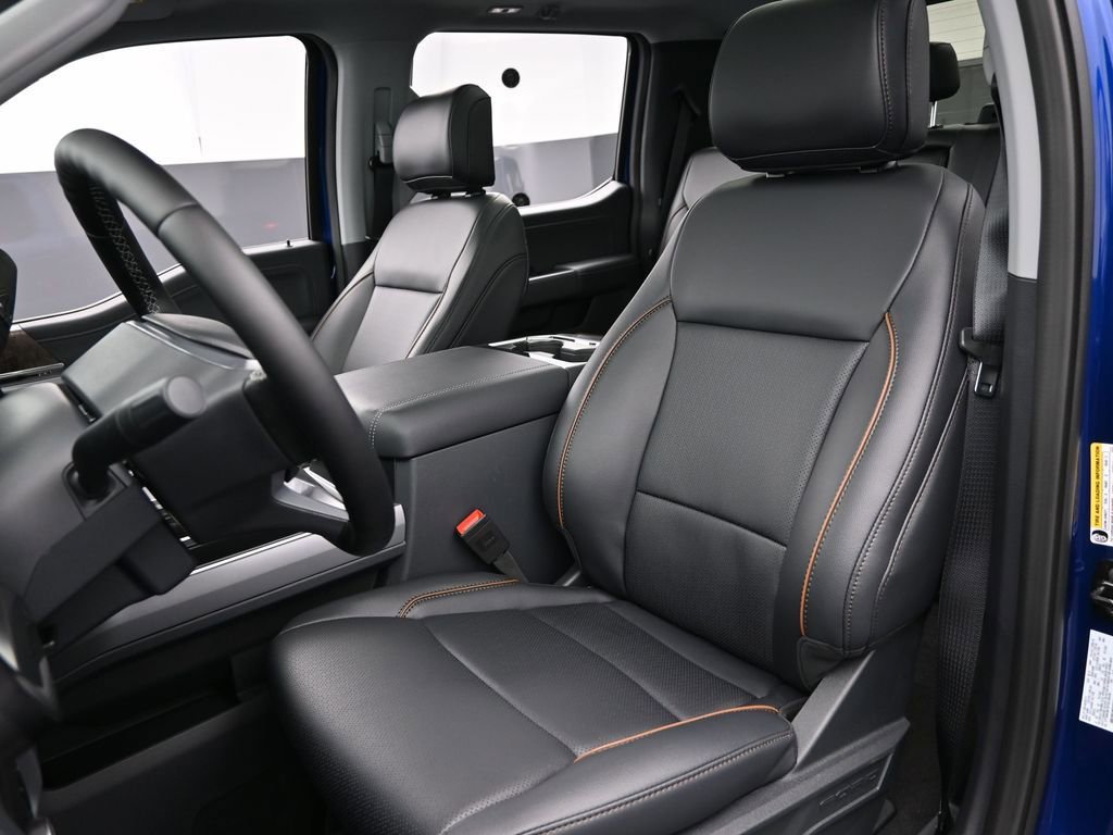 New 2026 Ford F350 Lariat w/ Black Appearance Package image 28