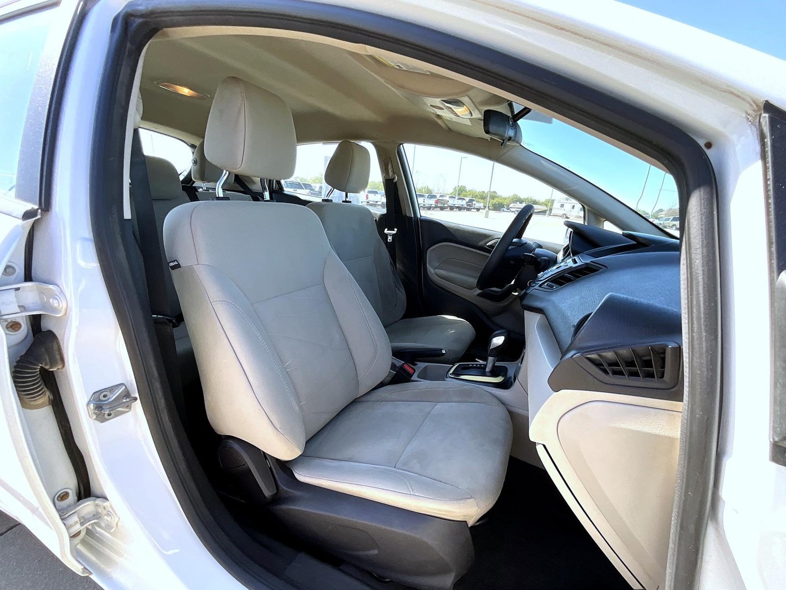 Used 2017 Ford Fiesta SE FWD image 15