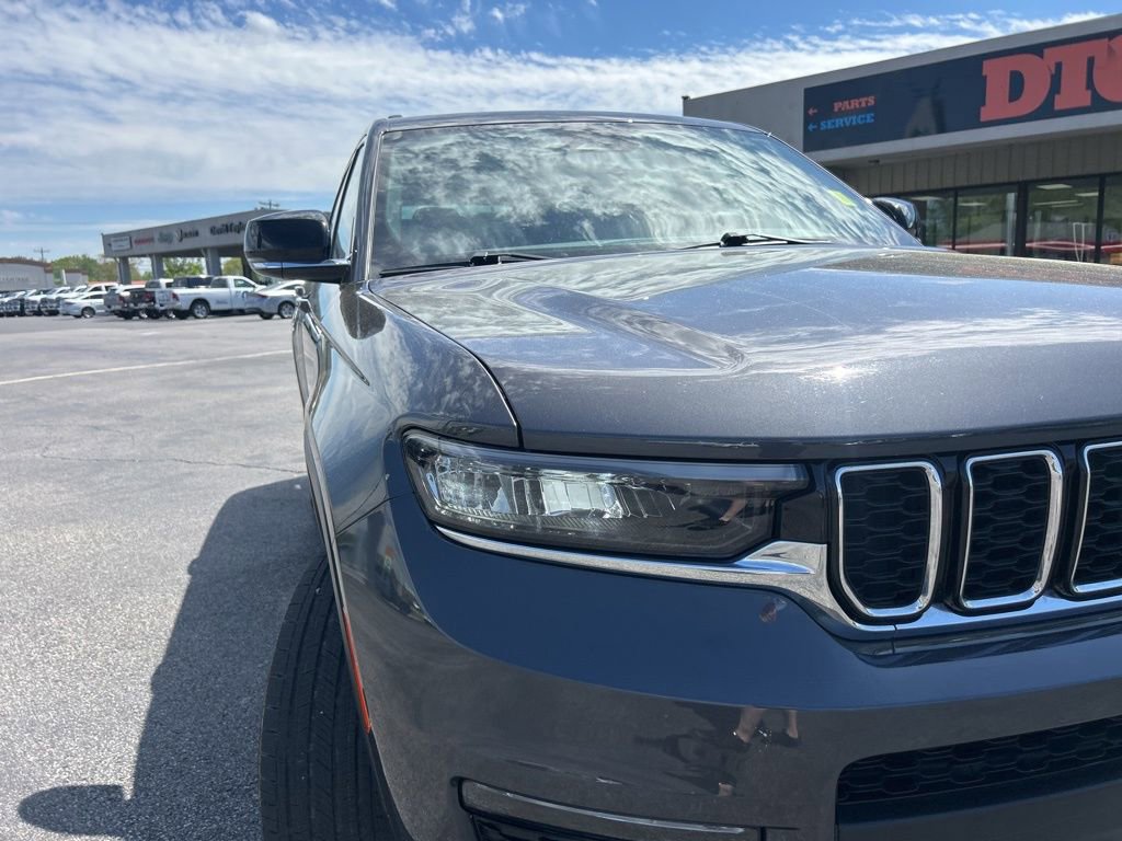 Used 2025 Jeep Grand Cherokee L Limited AWD/4WD image 31