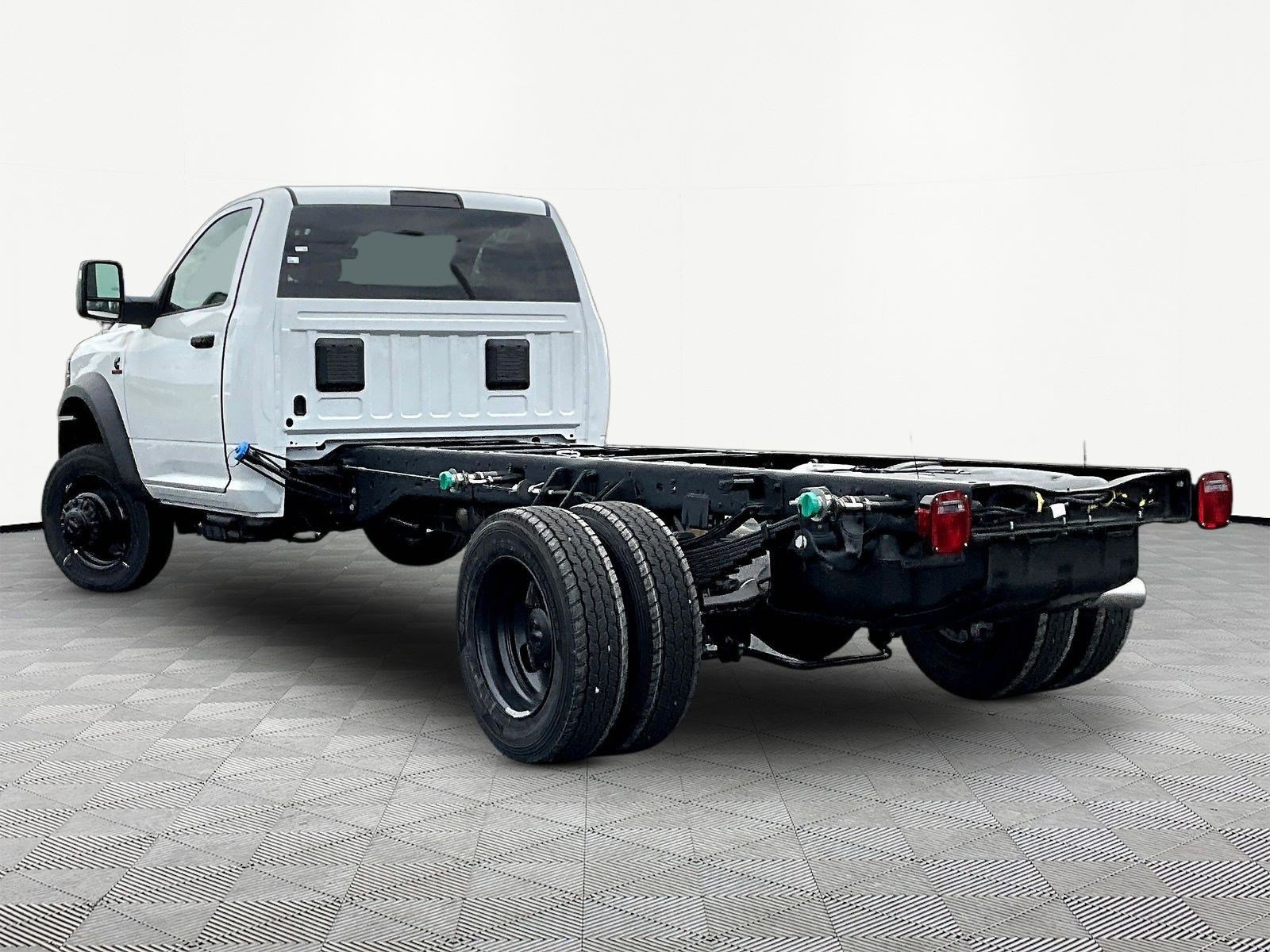 New 2026 RAM 5500 Tradesman AWD/4WD image 3