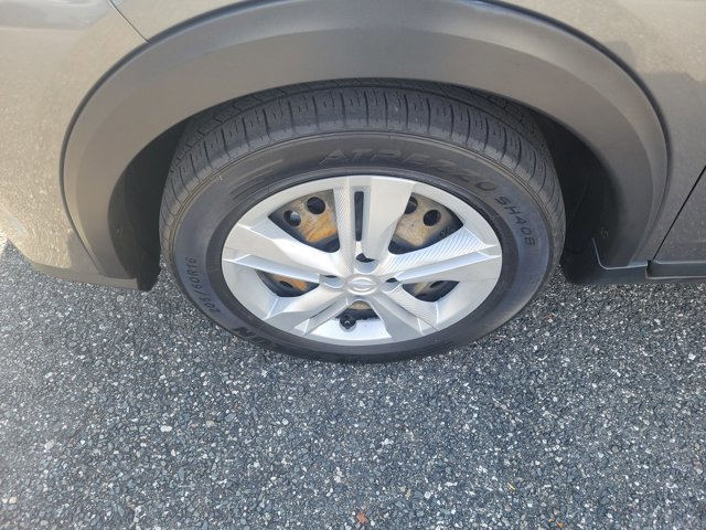 Used 2021 Nissan Kicks S image 5