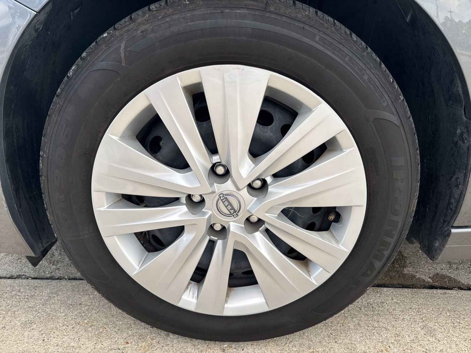 Used 2025 Nissan Sentra S image 12