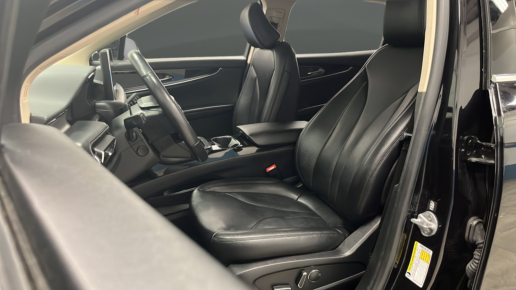 Used 2023 Lincoln Nautilus AWD w/ Premium Package image 10