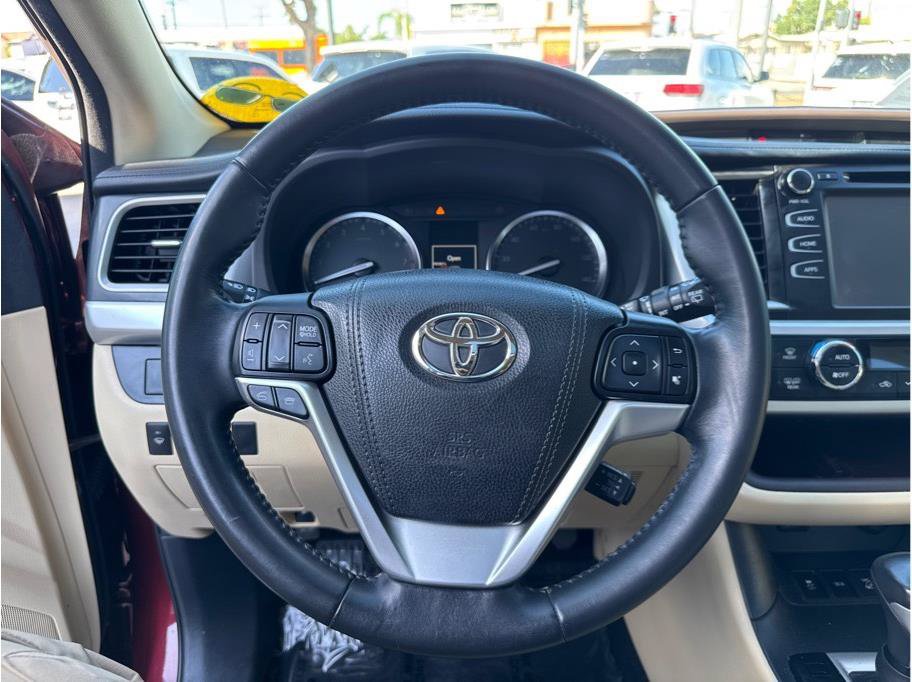Used 2015 Toyota Highlander XLE AWD/4WD image 26
