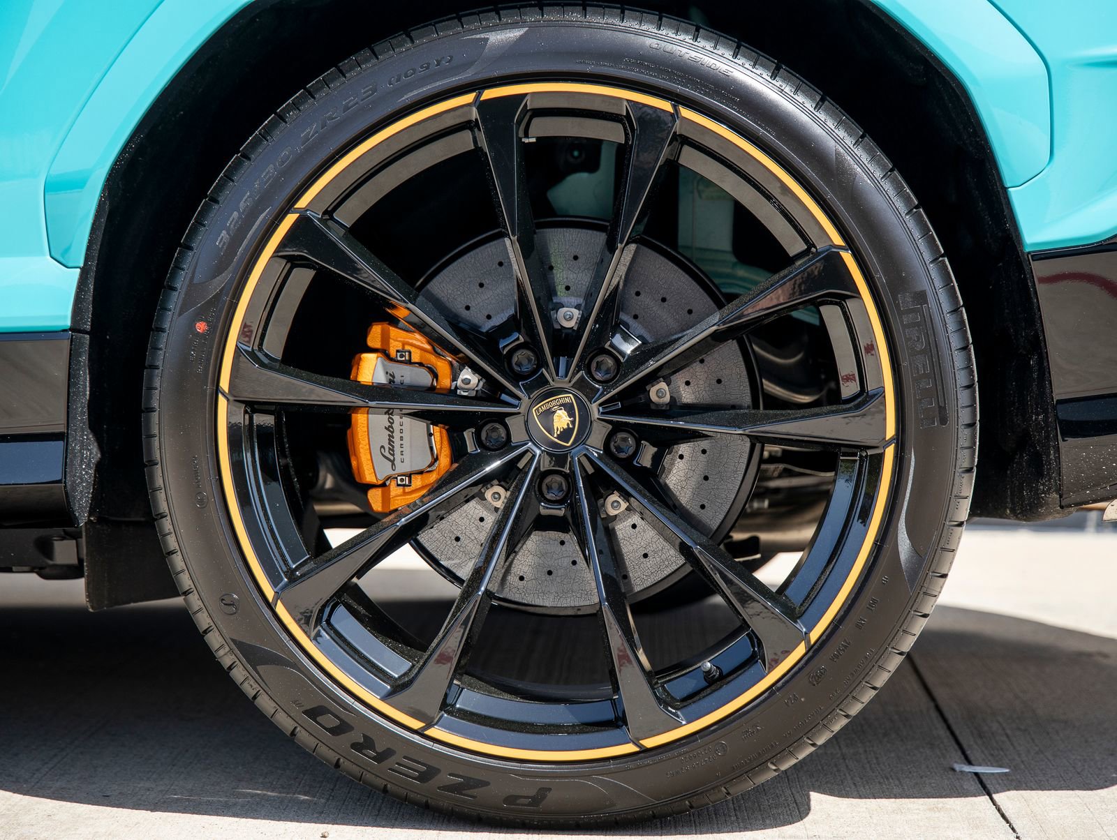 Used 2024 Lamborghini Urus S AWD/4WD image 11