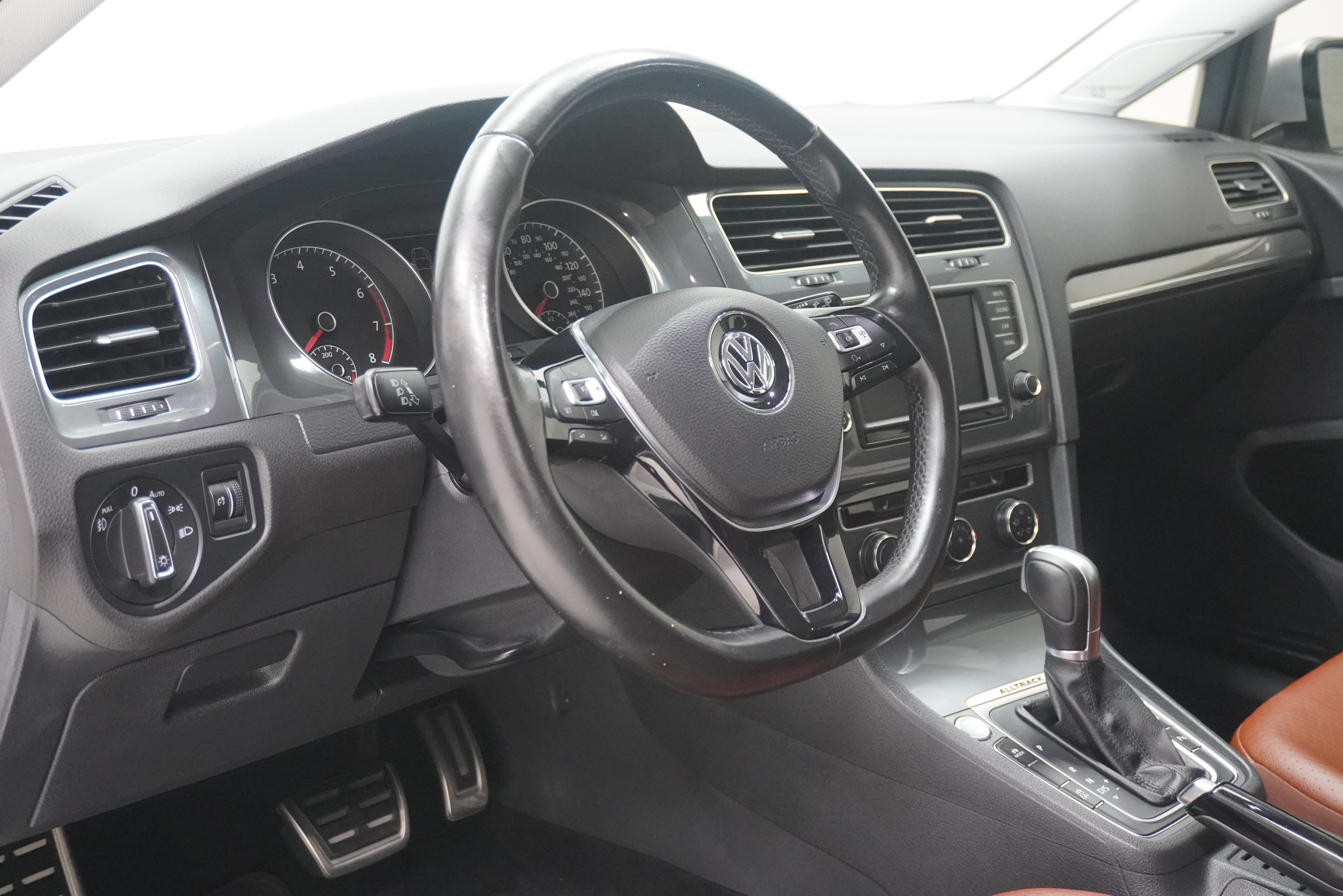 Used 2017 Volkswagen Golf Alltrack SEL AWD/4WD image 11