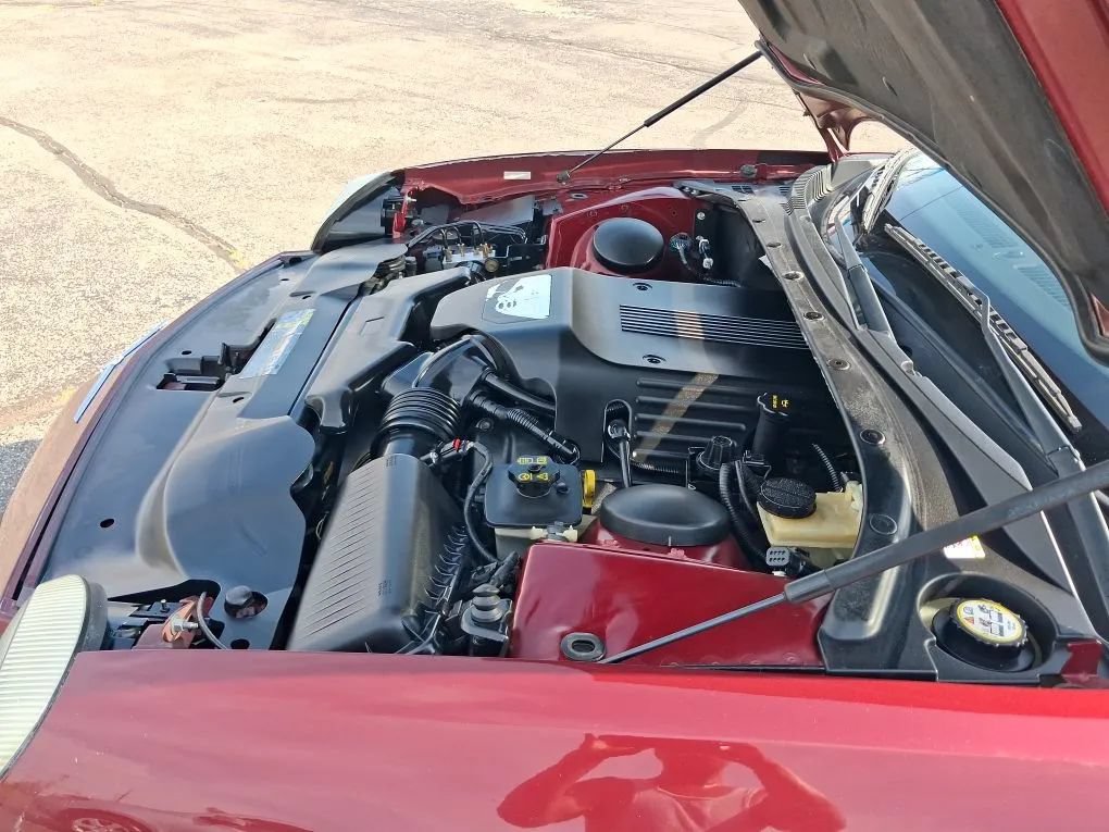 Used 2004 Ford Thunderbird RWD image 15