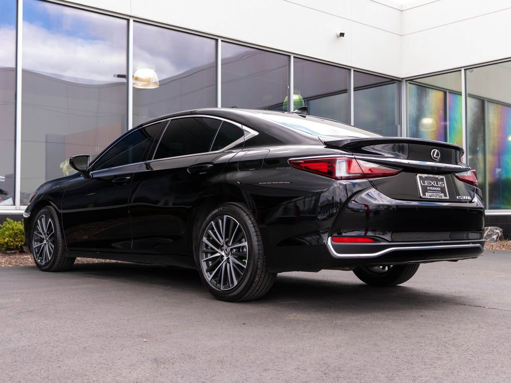 Used 2025 Lexus ES 300h w/ Premium Package FWD image 7
