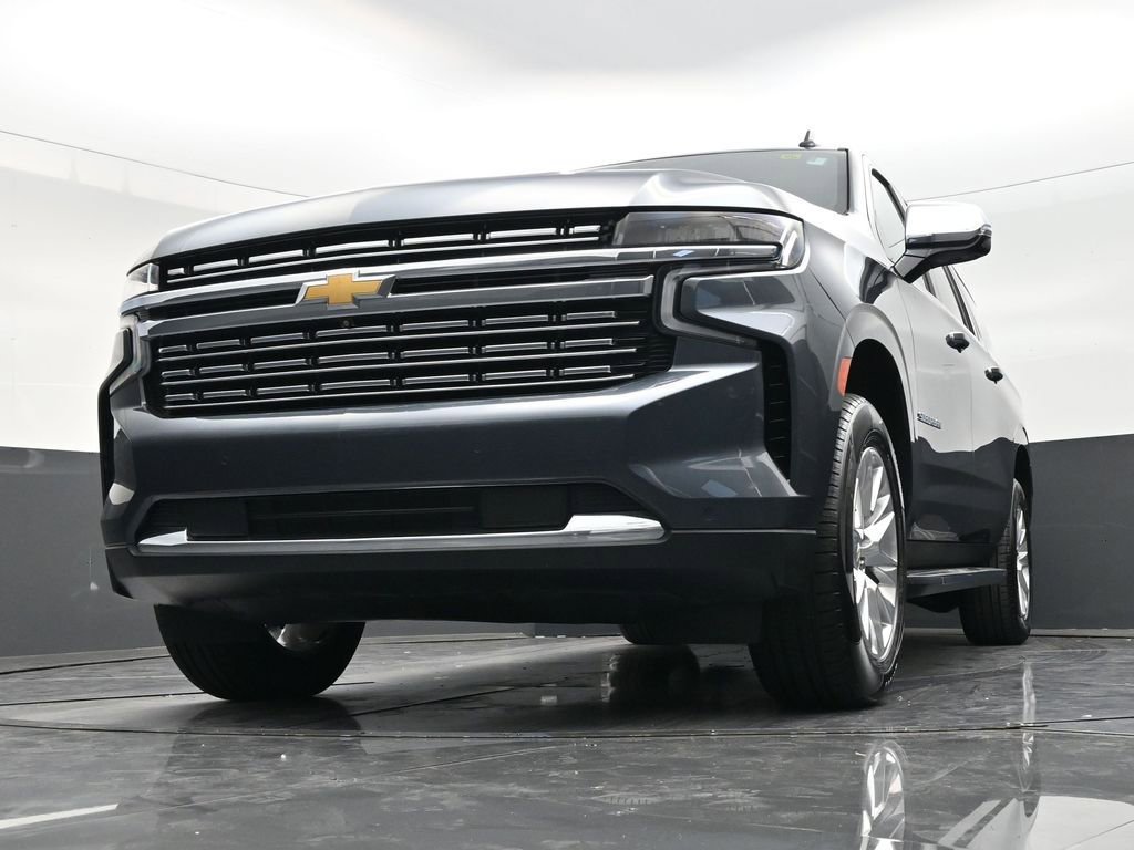 Used 2021 Chevrolet Suburban Premier w/ Premium Package RWD image 28