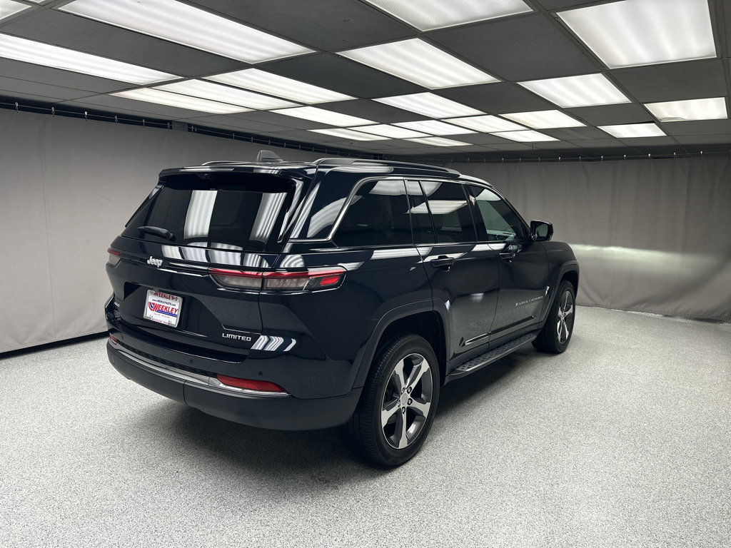Used 2024 Jeep Grand Cherokee Limited w/ Luxury Tech Group II AWD/4WD image 20