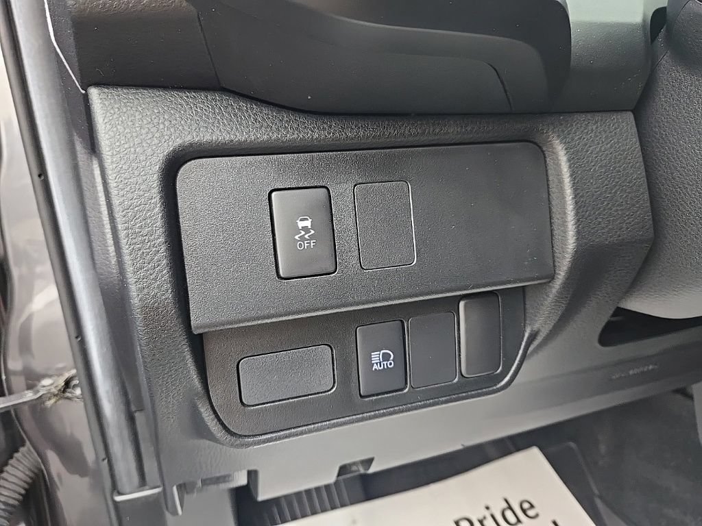 Used 2022 Toyota Tacoma SR w/ SX Package AWD/4WD image 17