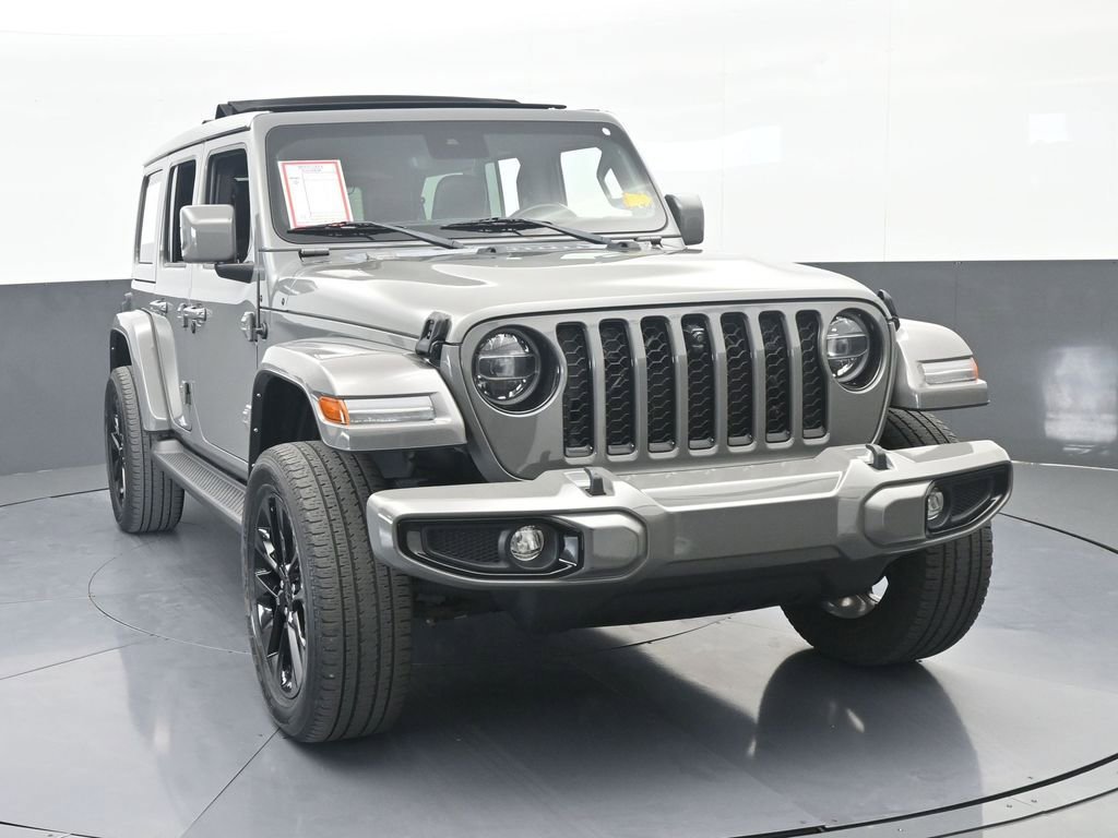 Used 2022 Jeep Wrangler Unlimited Sahara AWD/4WD image 9