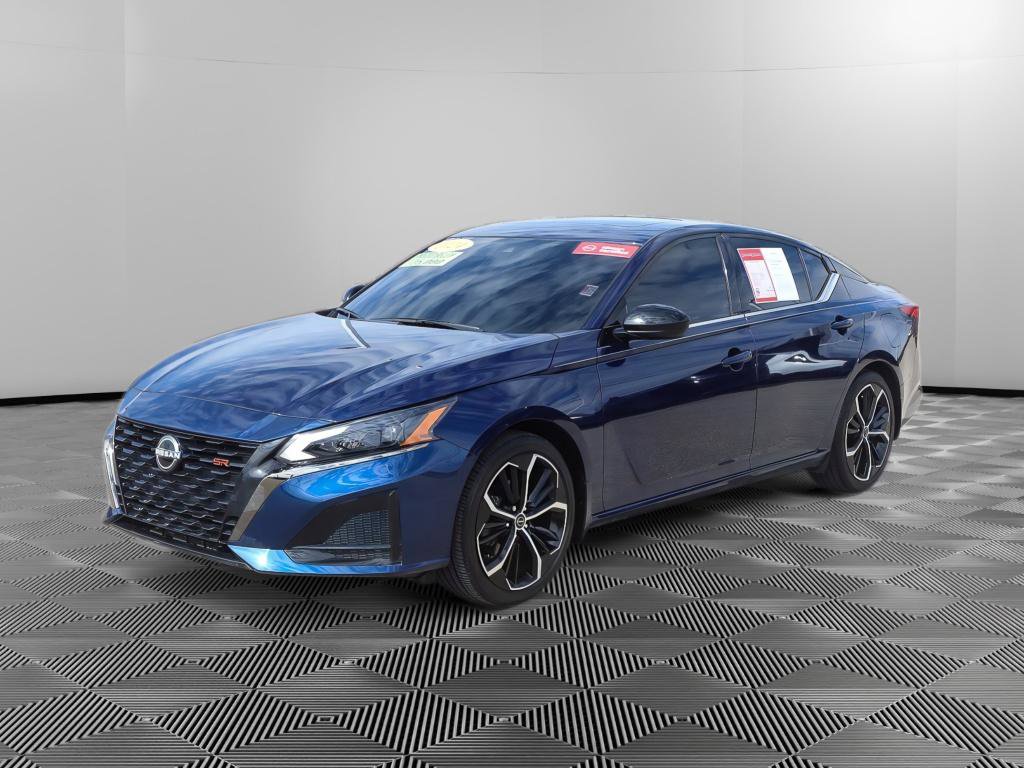 Used 2024 Nissan Altima 2.5 SR w/ SR Premium Package image 2