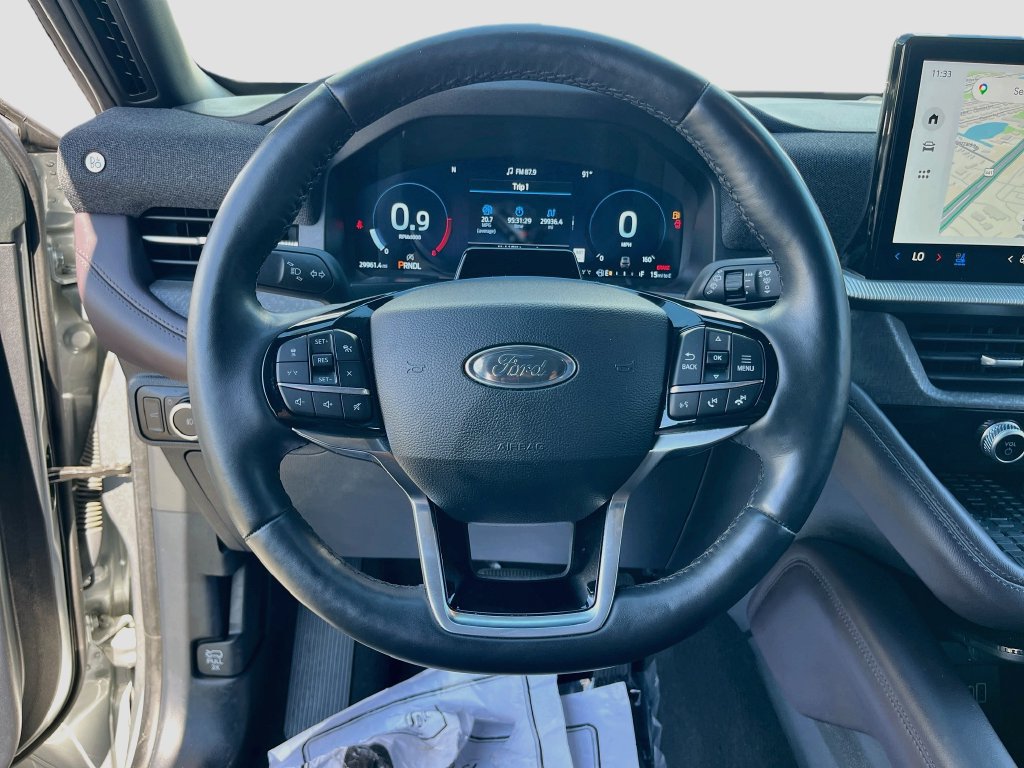 Used 2025 Ford Explorer Platinum AWD/4WD image 11