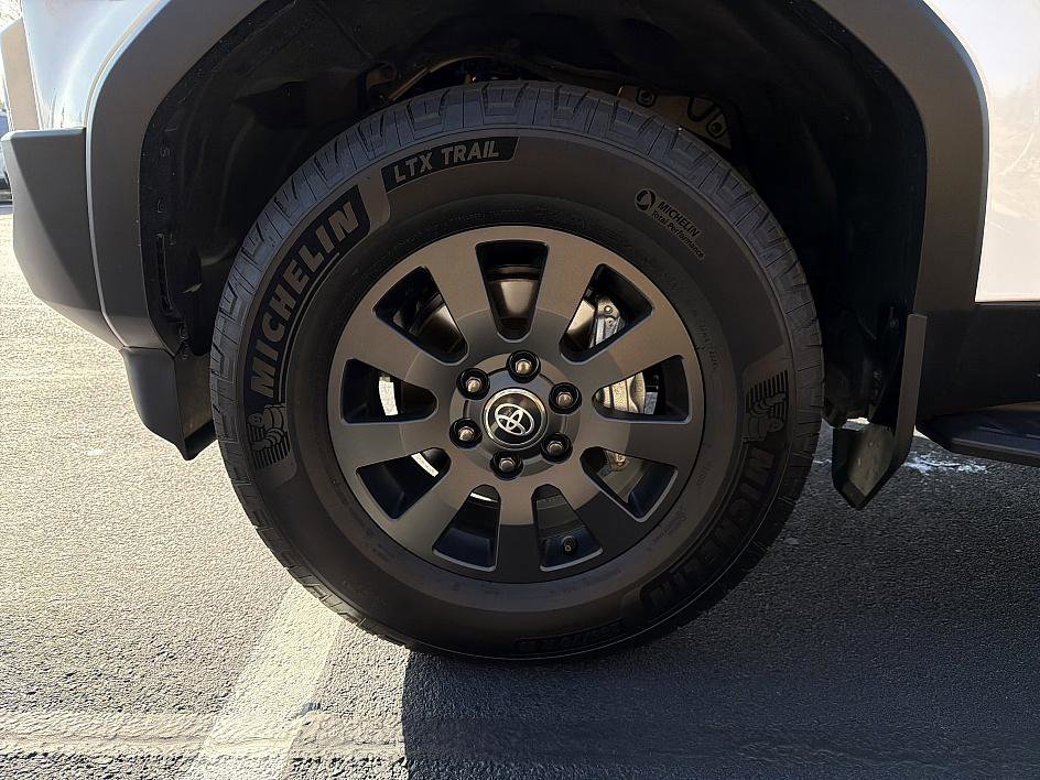 Certified 2024 Toyota Land Cruiser Base image 8