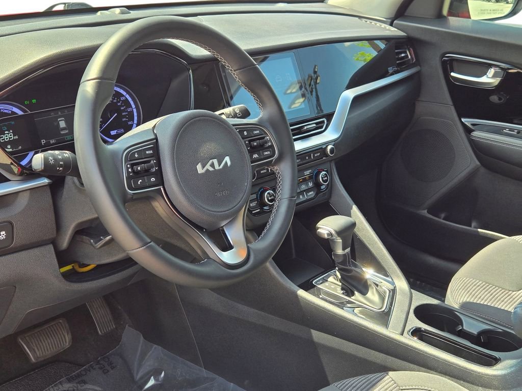 Certified 2022 Kia Niro LXS image 18
