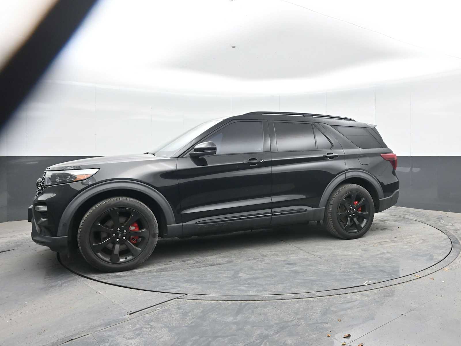 Used 2020 Ford Explorer ST w/ ST Street Pack AWD/4WD image 3