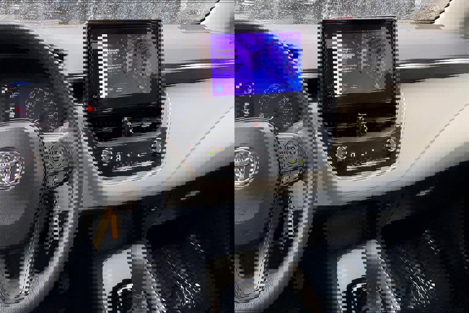 Used 2024 Toyota Corolla LE image 7