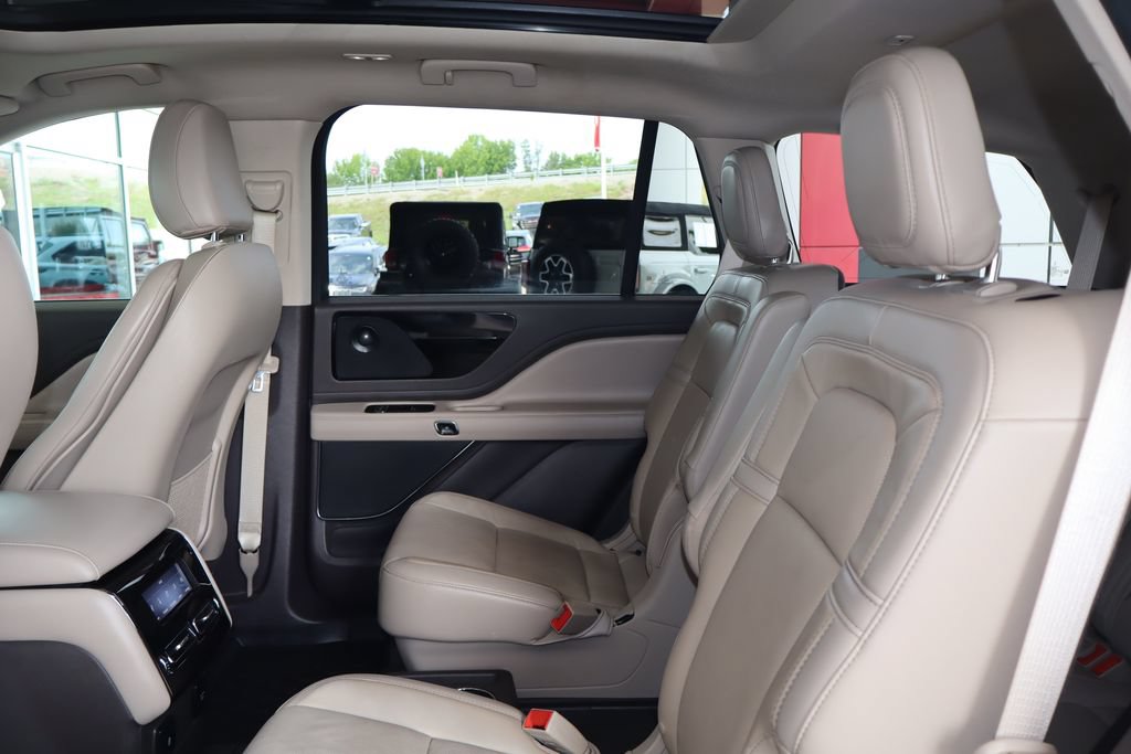 Used 2021 Lincoln Aviator Reserve w/ Equipment Group 201A RWD image 37