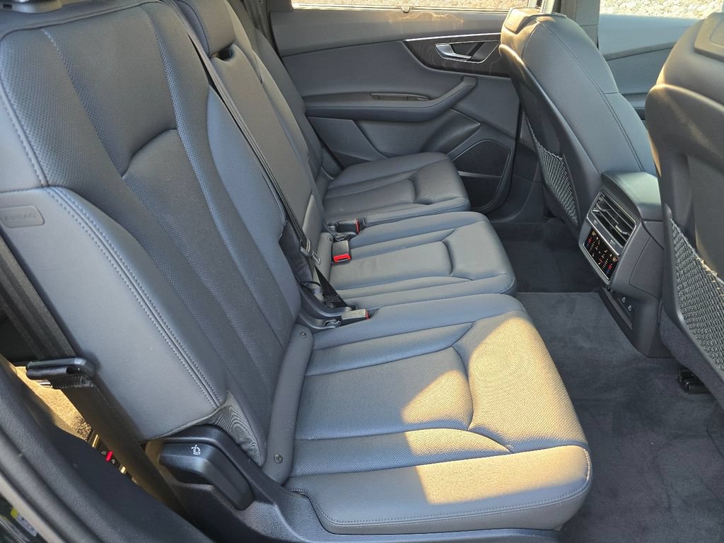 Certified 2023 Audi Q7 3.0T Prestige AWD/4WD image 13