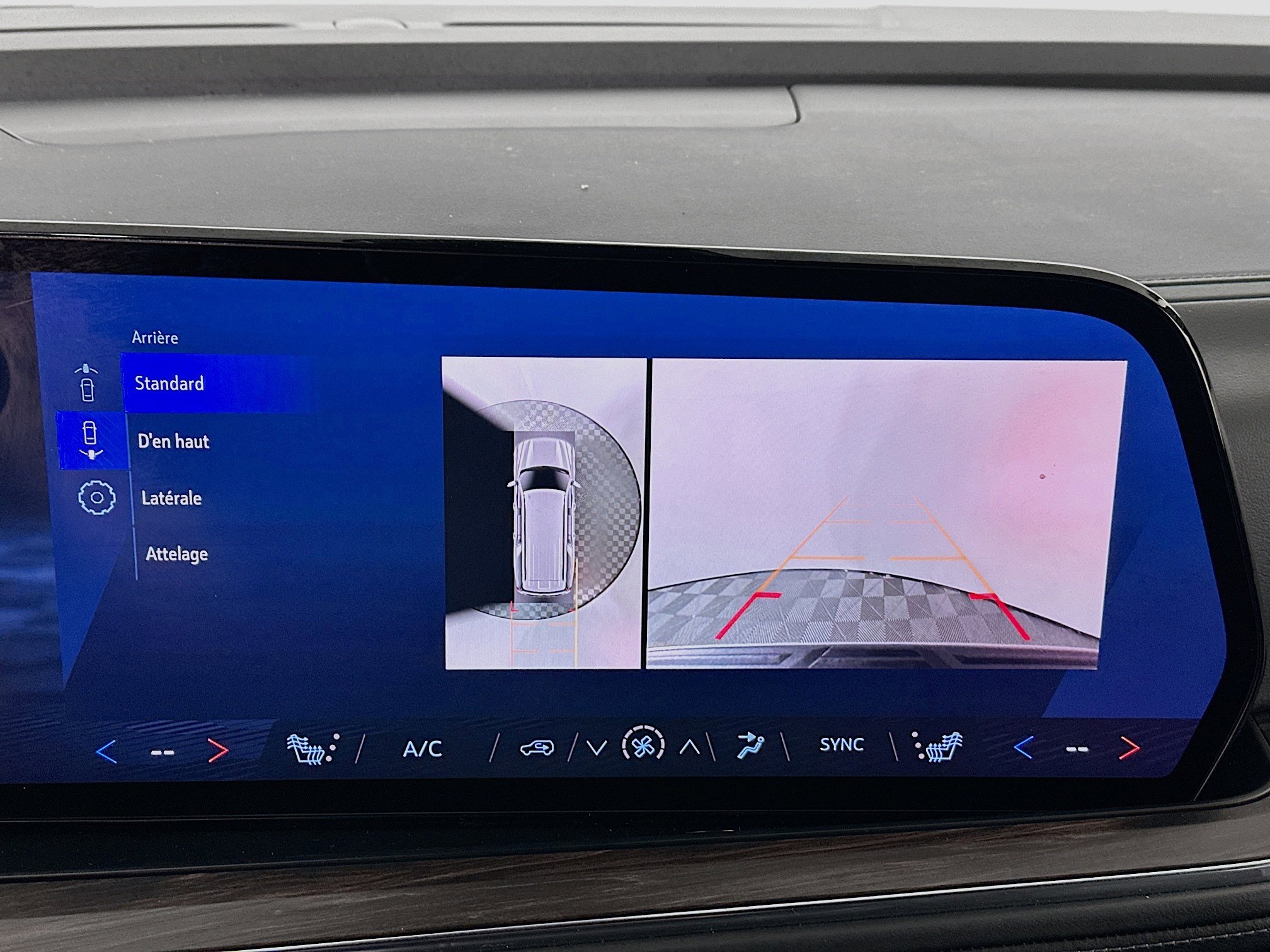 Used 2025 Chevrolet Suburban Z71 image 25