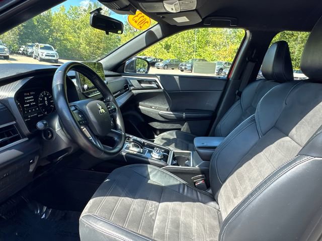 Used 2023 Mitsubishi Outlander SE image 39
