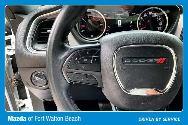 Used 2019 Dodge Challenger SXT RWD image 9