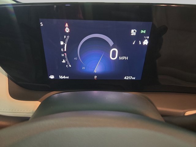 Used 2024 Buick Encore GX Avenir w/ Avenir Technology Package image 22