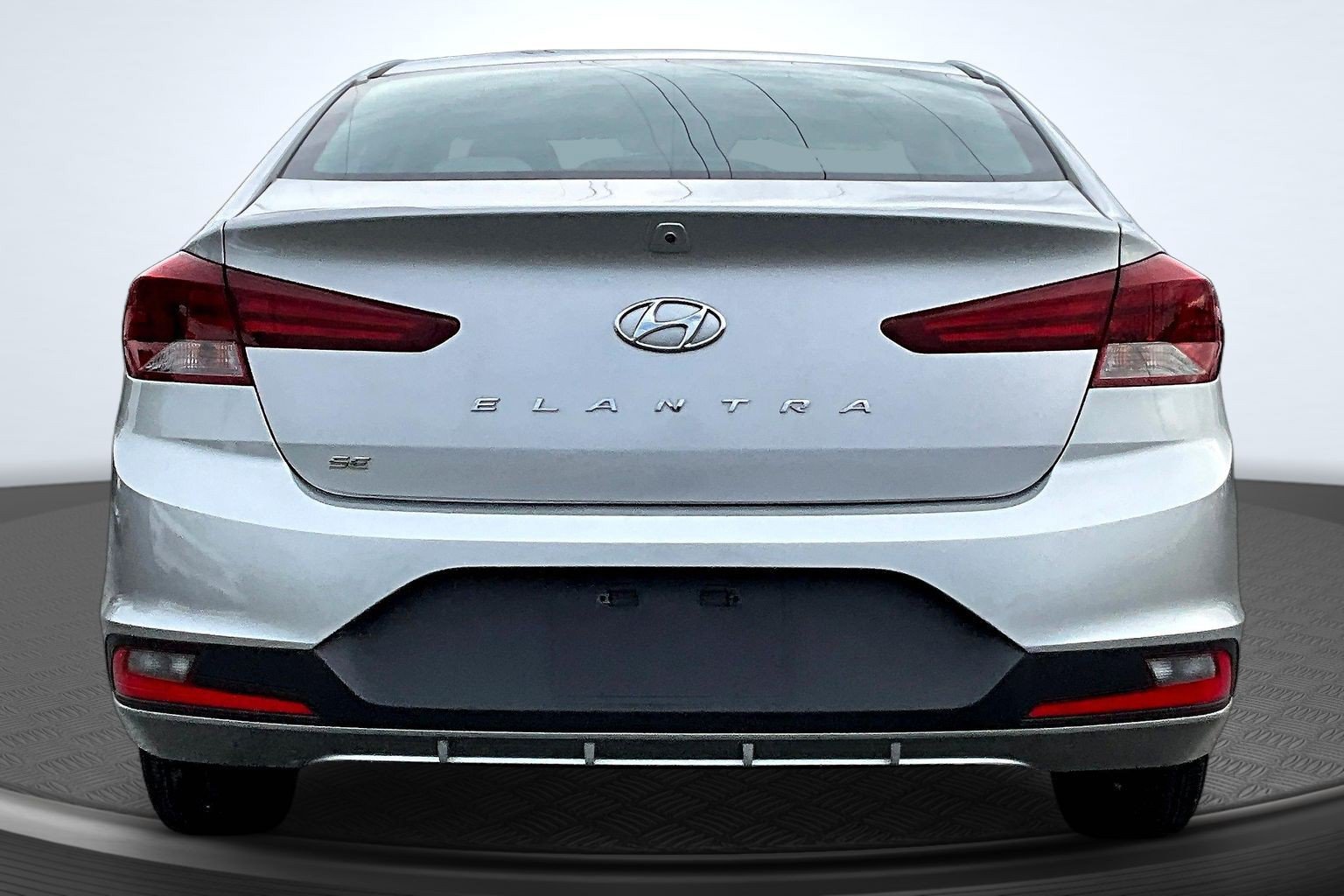 Used 2020 Hyundai Elantra SE FWD image 4