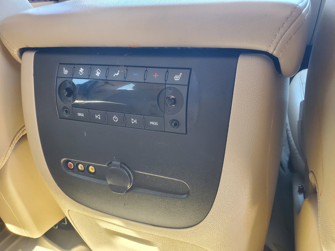 Used 2013 Chevrolet Tahoe LTZ image 28