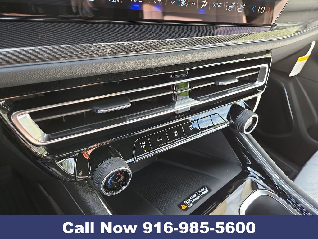 New 2026 Chevrolet Traverse High Country w/ LPO, Floor Liner Package image 15