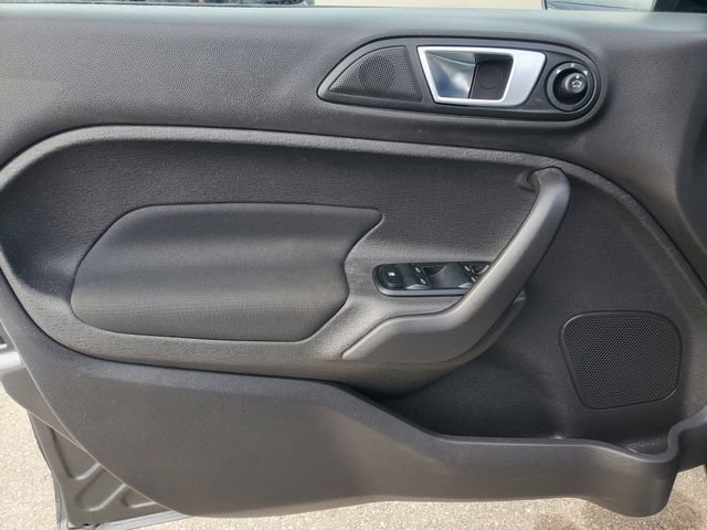 Used 2015 Ford Fiesta SE image 7
