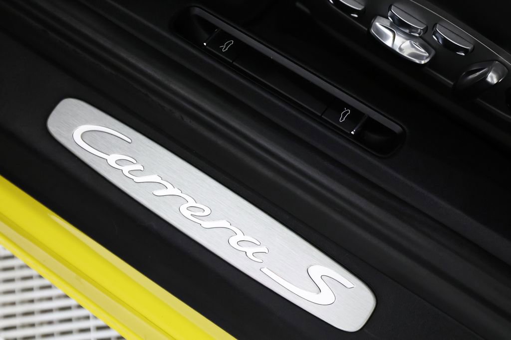Used 2018 Porsche 911 Carrera S image 16