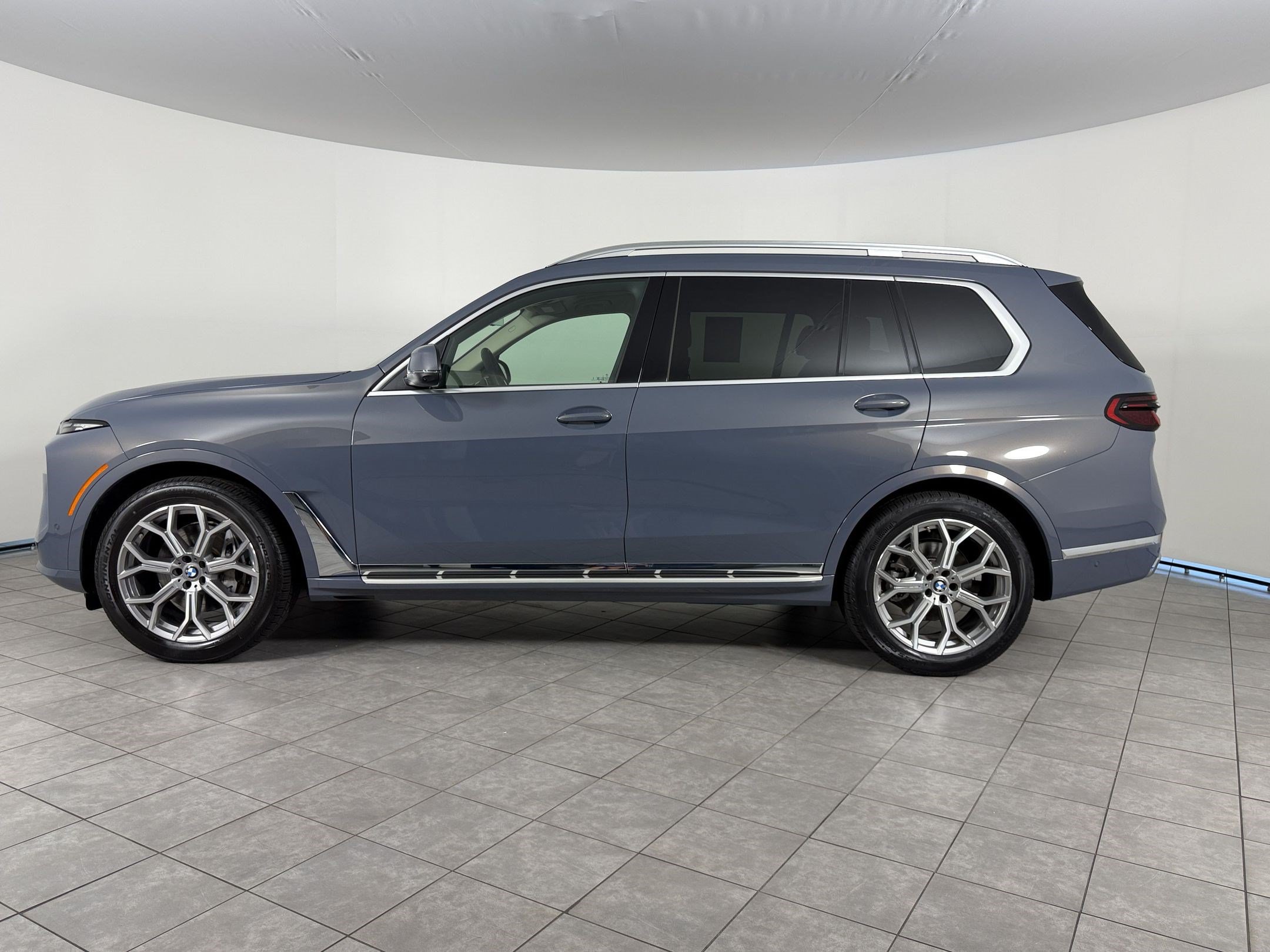 Certified 2026 BMW X7 xDrive40i AWD/4WD image 2