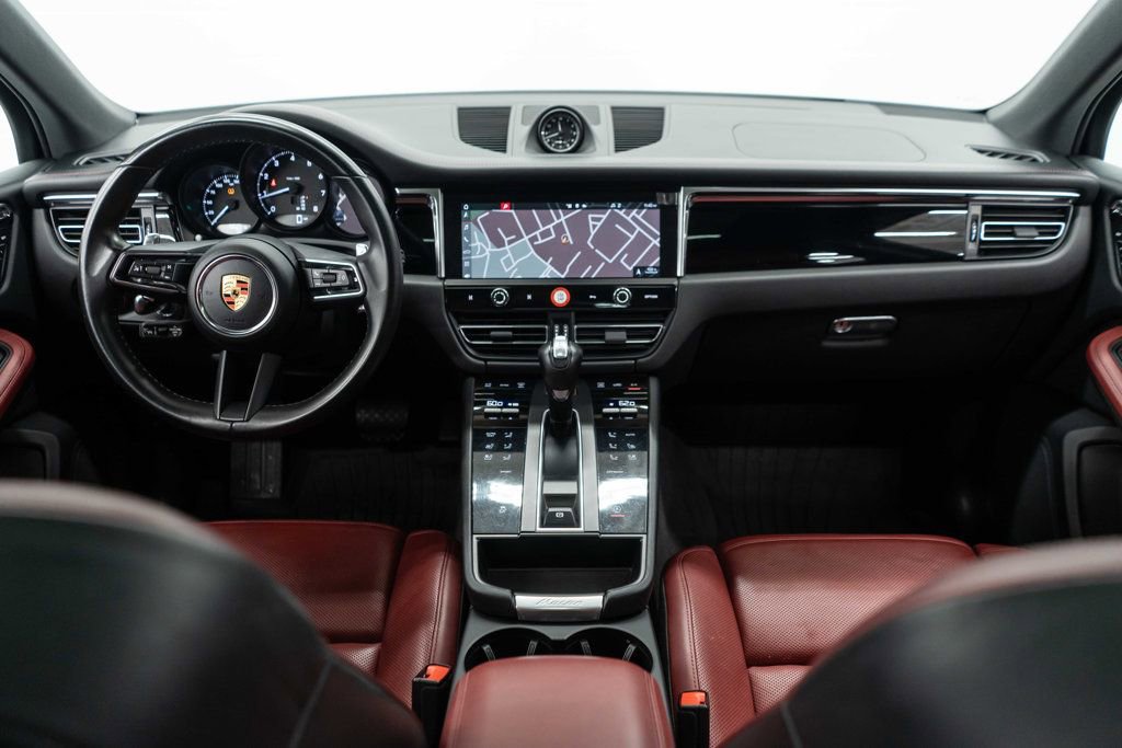 Used 2023 Porsche Macan image 10